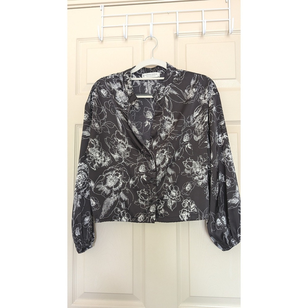 Jon & Anna Contemporary Black White Floral Button Down Cropped Blouse Womens M - Picture 4 of 4